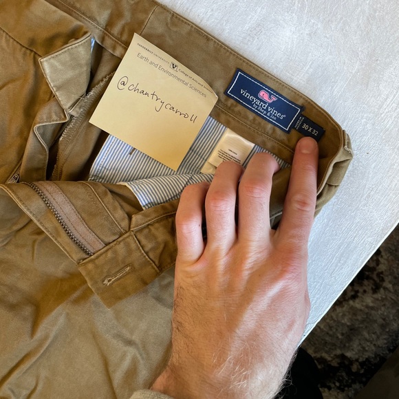 Vineyard Vines Slim Khaki 30x32 - Picture 2 of 2